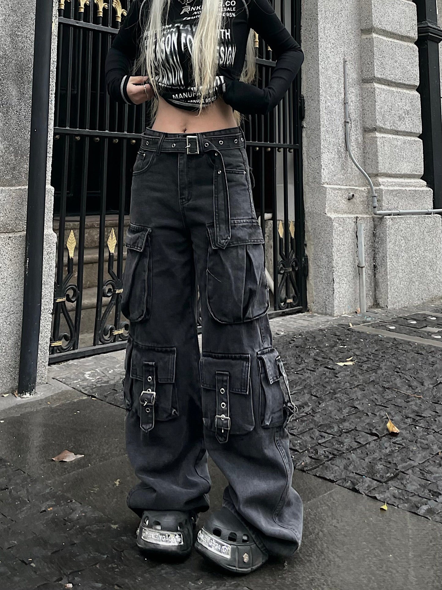 Multi-Pocket Washed Wide Leg Cargo Denim Jeans WN24220