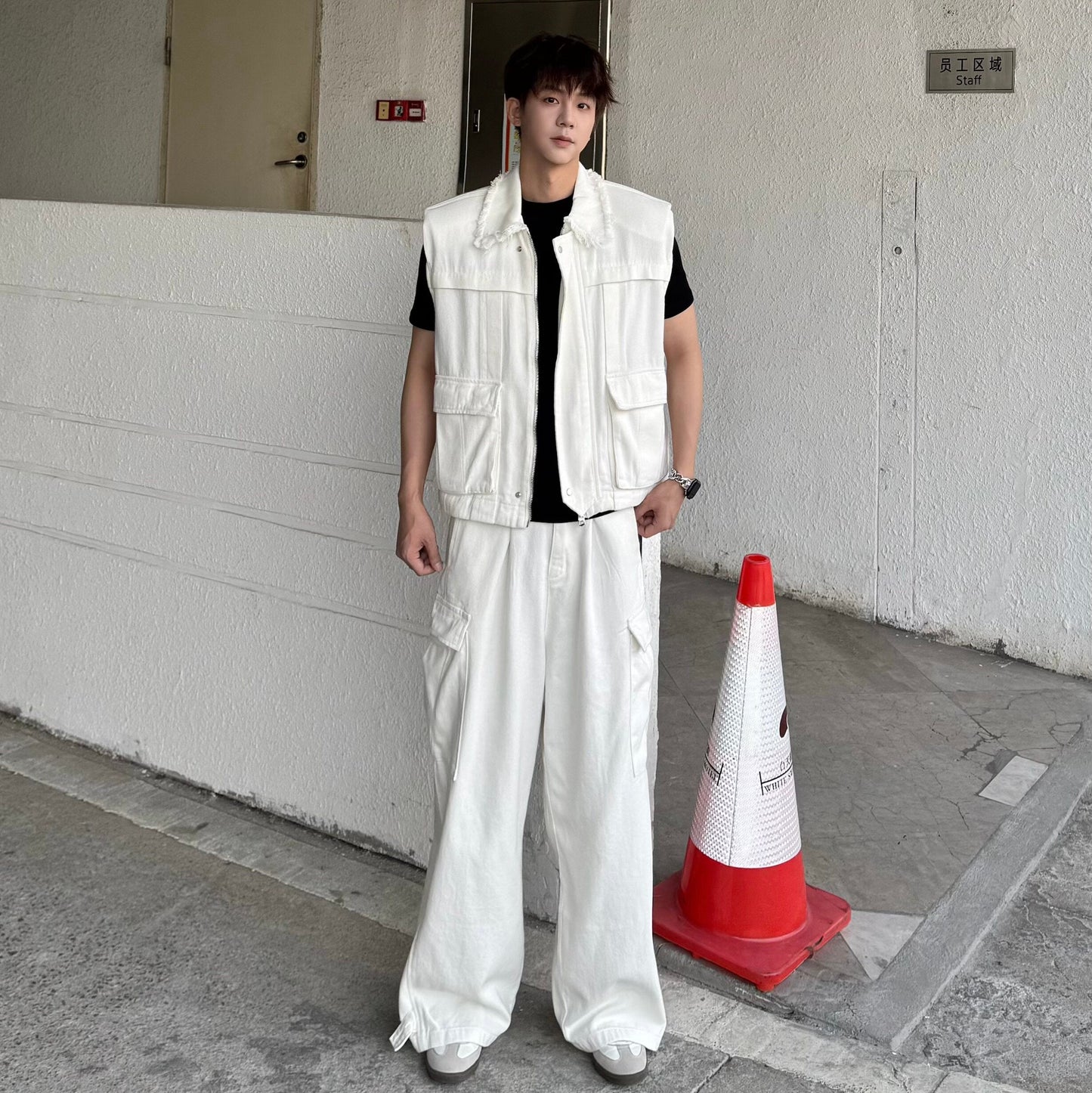 Sleeveless Denim Jacket & Wide Leg Cargo Denim Jeans Setup WN25330