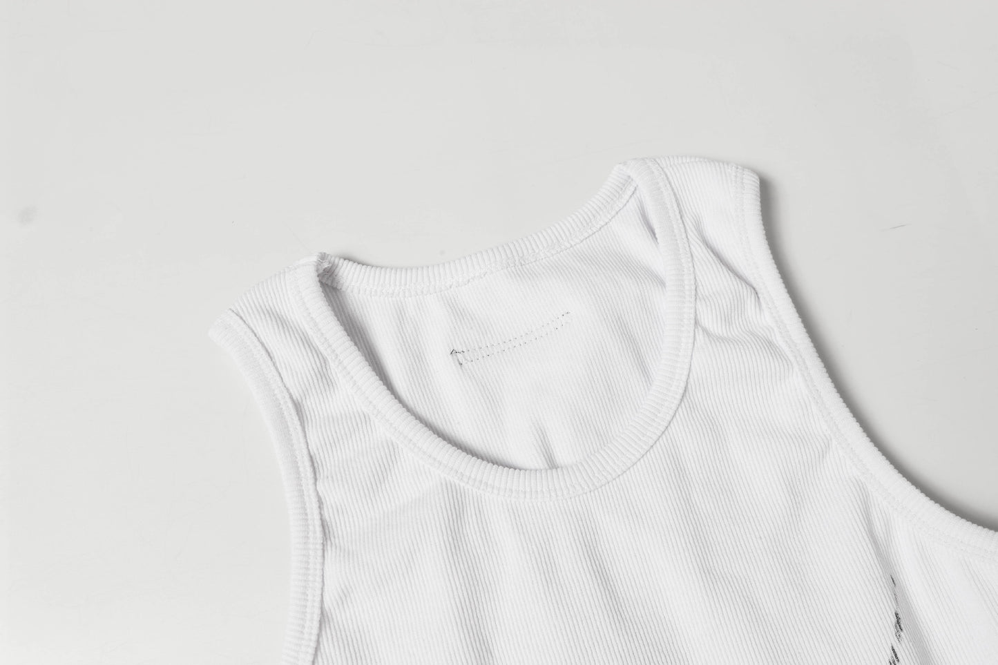 Graphic Design Print Sleeveless T-Shirt WN18583