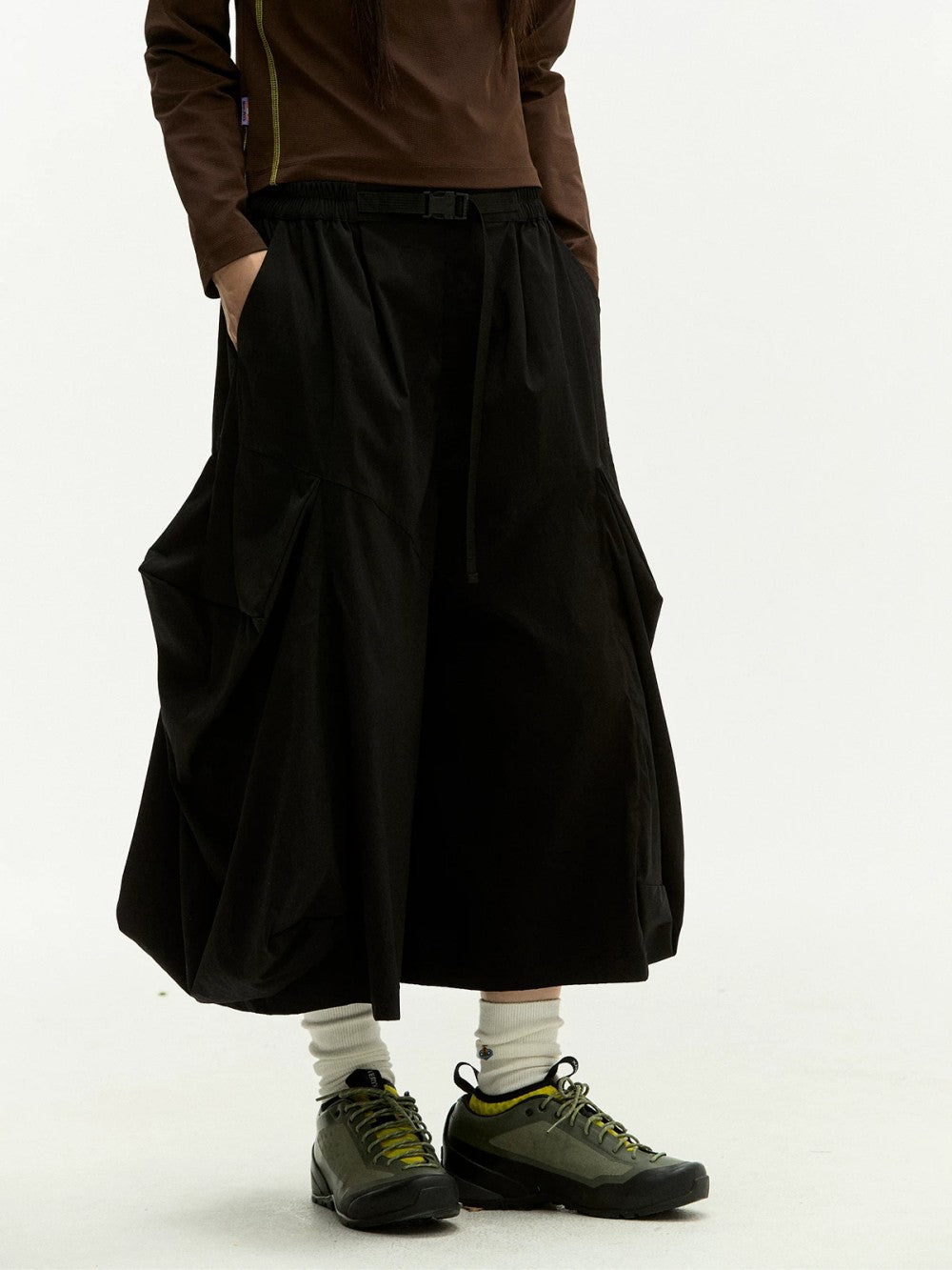 Utility 3D Pocket Wide Leg Cargo Half Pants WN27888