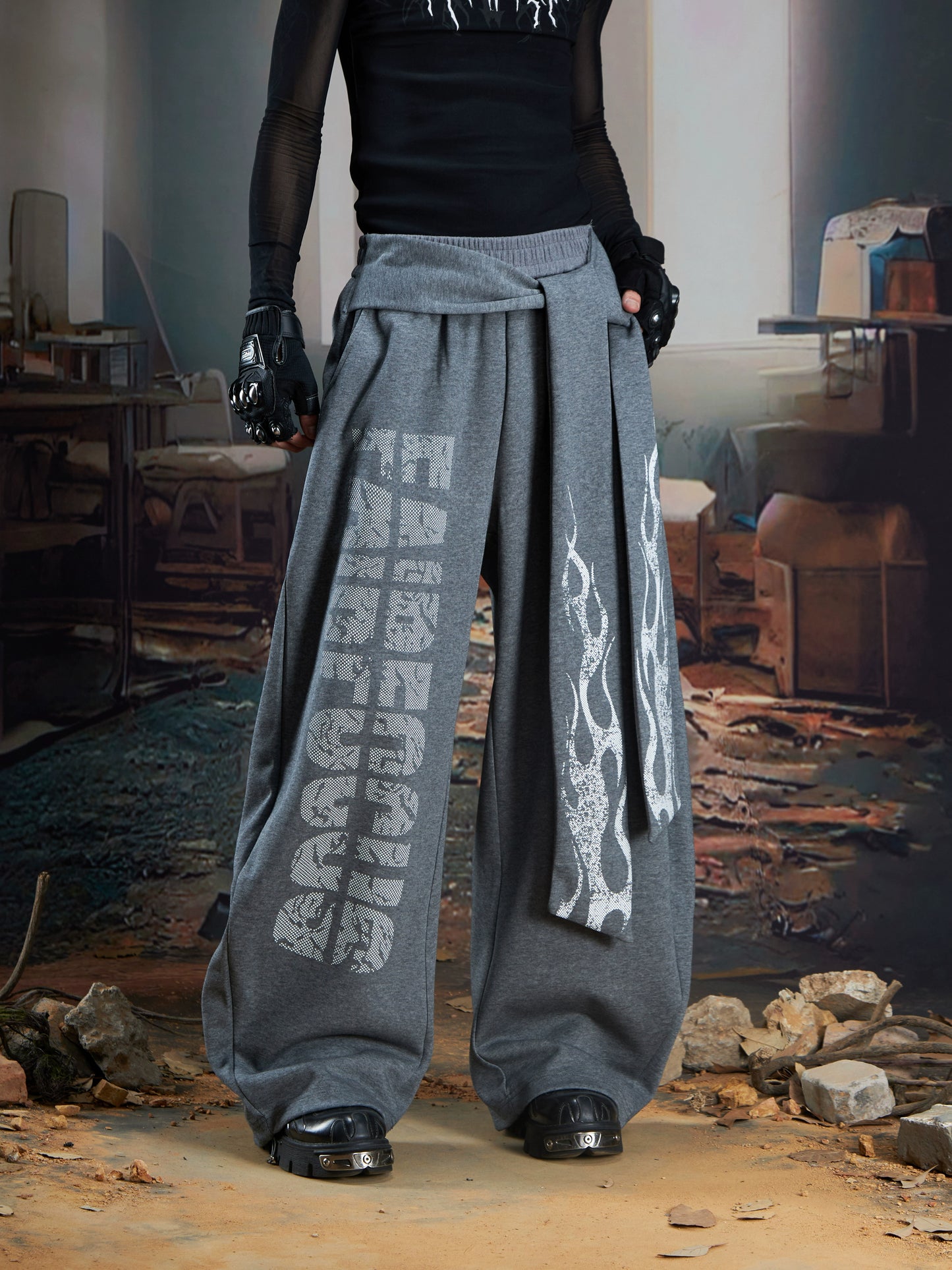 Totem Print Strap Design Wide Leg Sweatpants WN21349