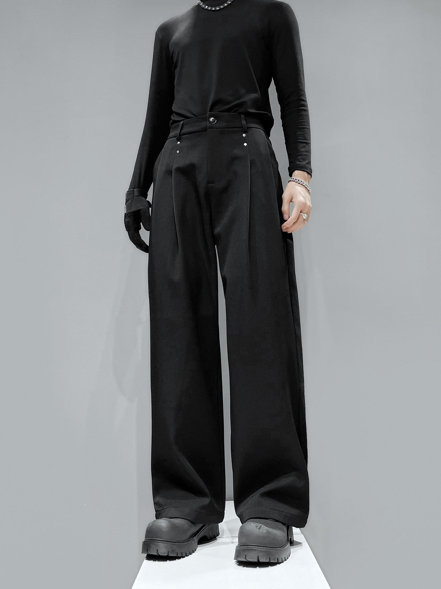 Pleats Studs Straight Trousers WN23862