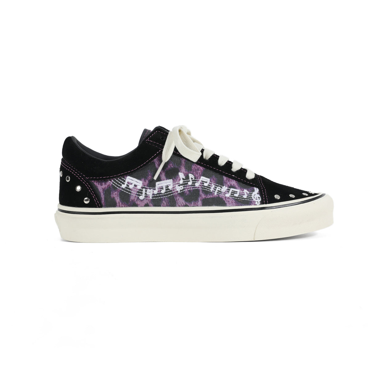 Low-Top Lace-Up Studs Detail Graphic Print Sneakers WN27214