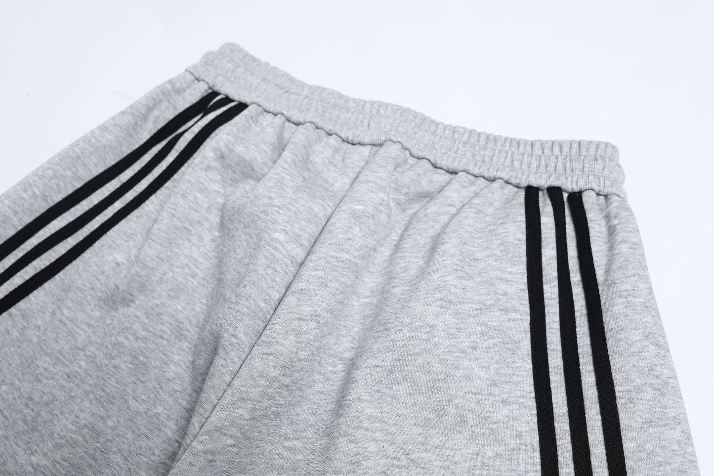 Deconstruction Curved Leg Wide Leg Sweatpants WN26160