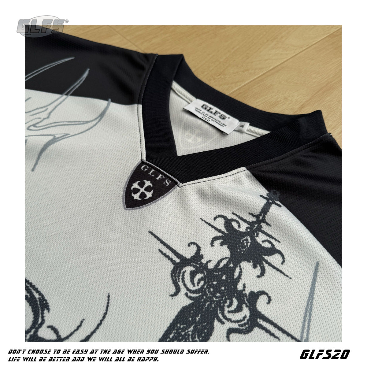 Sporty Illustration Cross V-Neck Short Sleeve T-Shirt WN26472