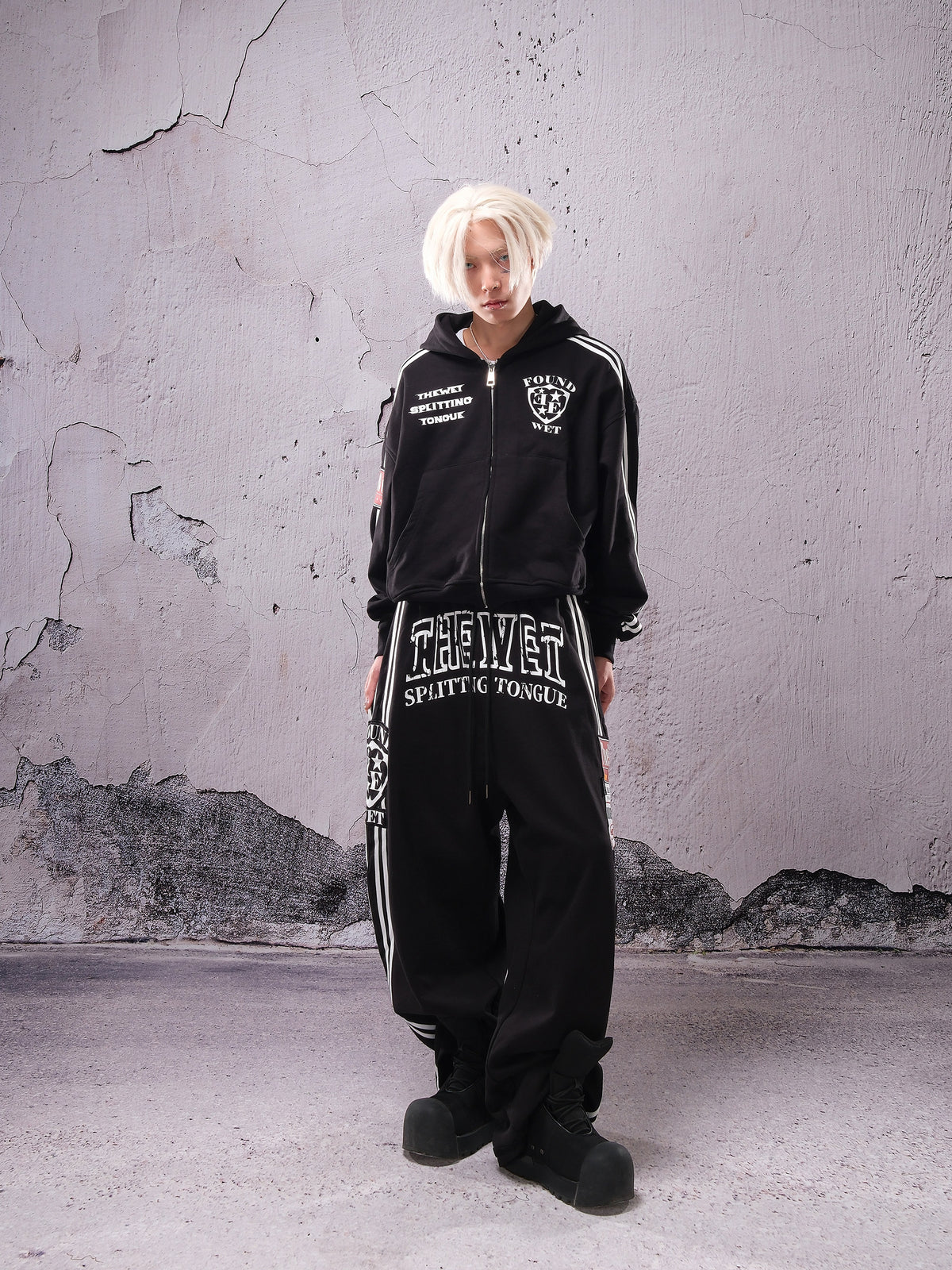 Stripe Badge Letter Zipper Hoodie WN26670