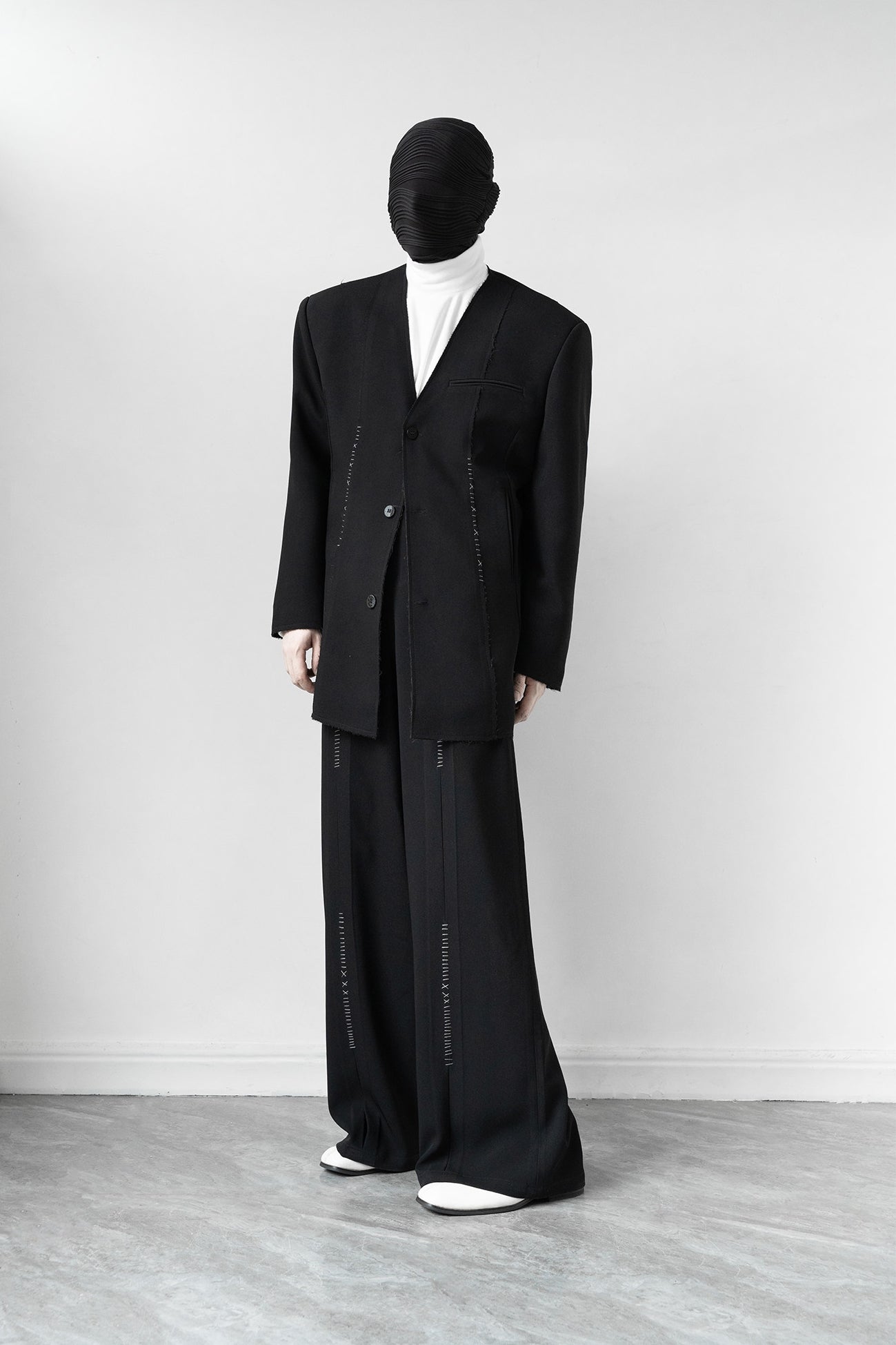 Hand-Stitched Edge Tailored Jacket & Trousers Setup WN11901