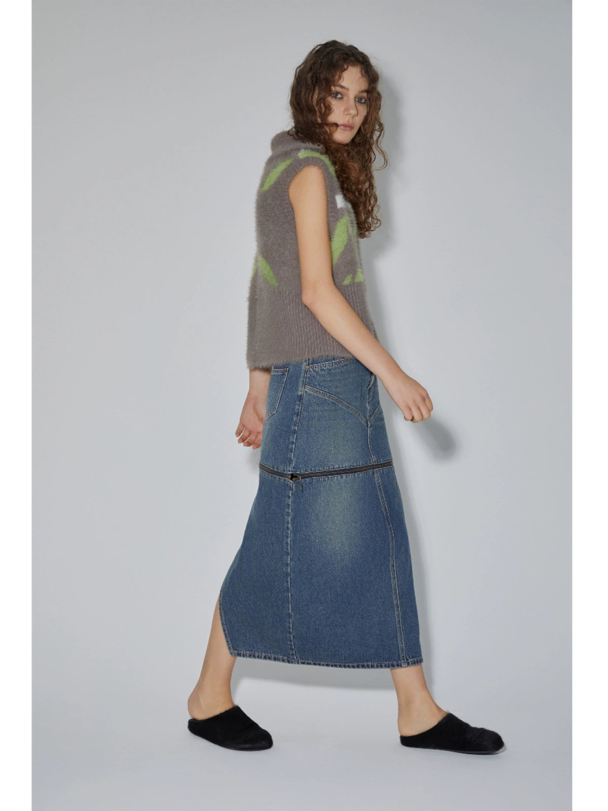 Graffiti Design Knit Vest WN19052