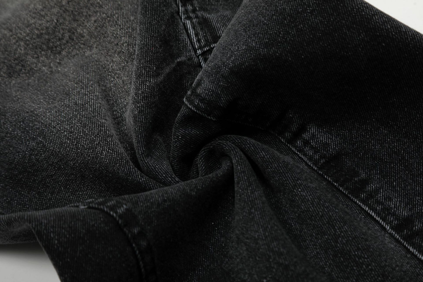Washed Pleats Curved Denim Jeans WN25487