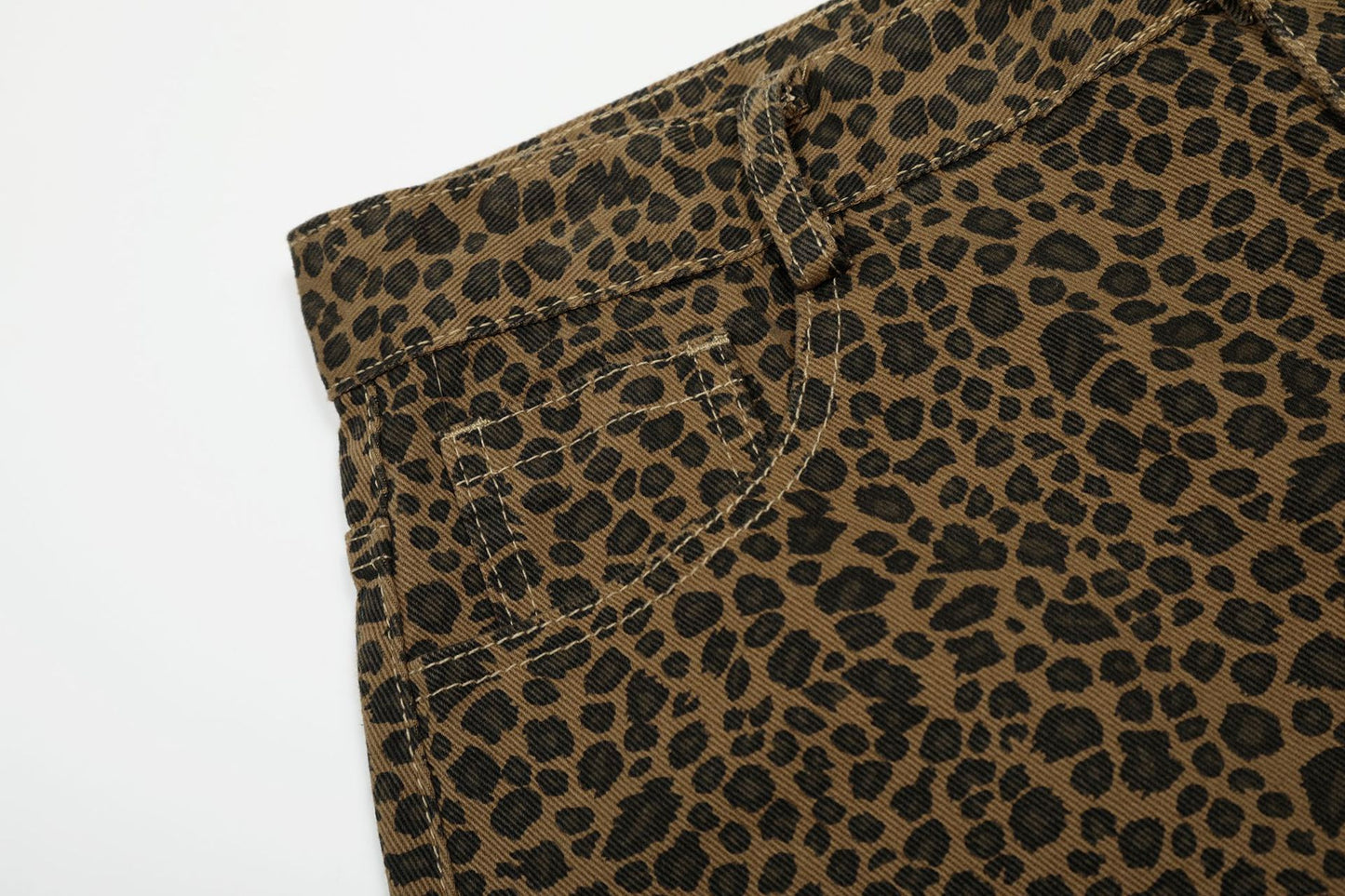 Leopard Print Curved Cargo Half Pants WN26145