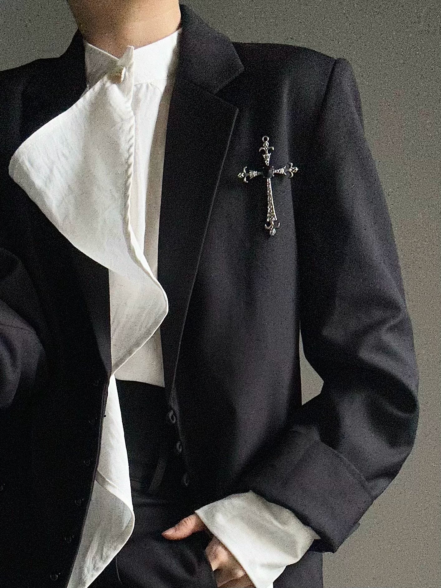 Rhinestone Cross Brooch WN23133