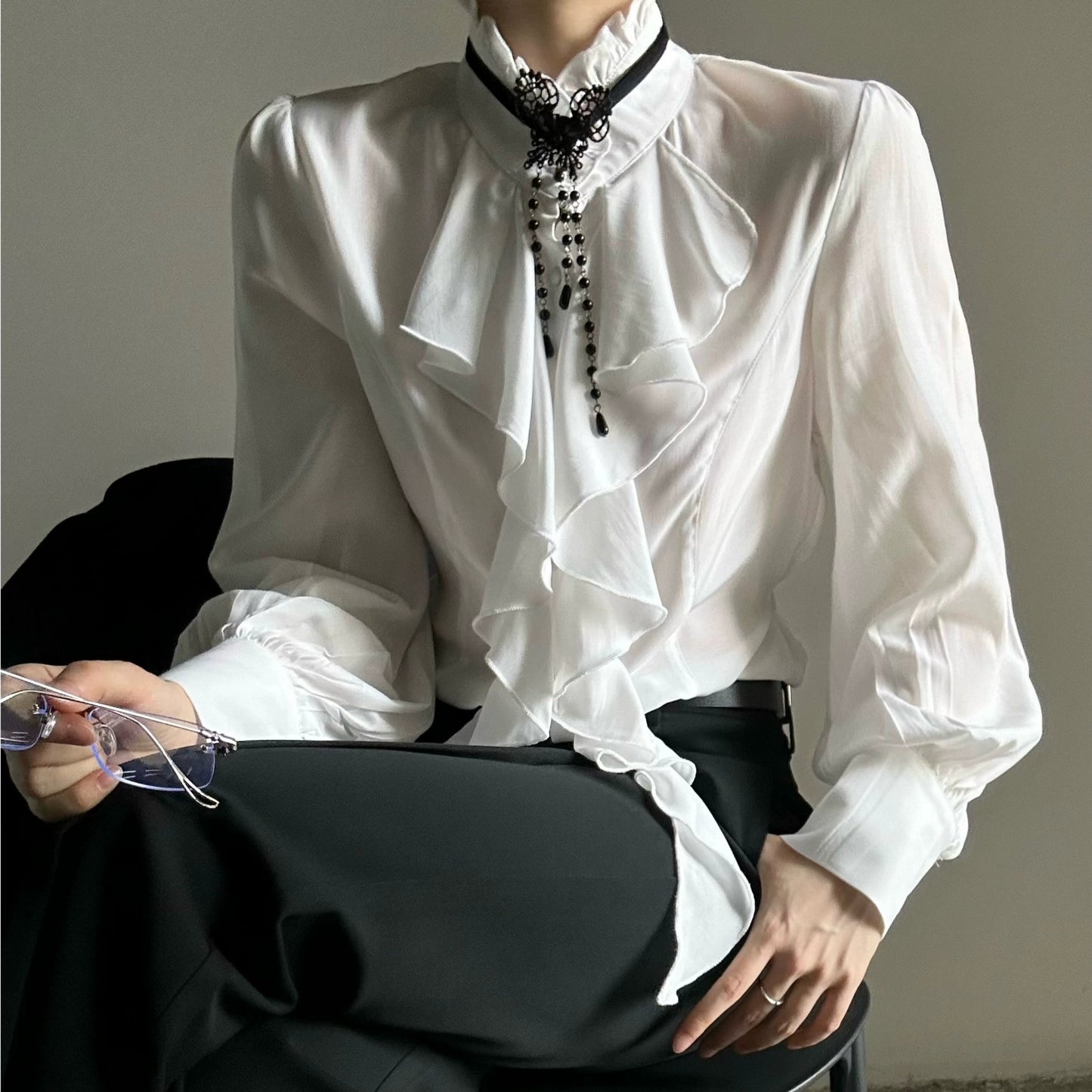 Ruffled Slim Shirt & Necklace WN19619