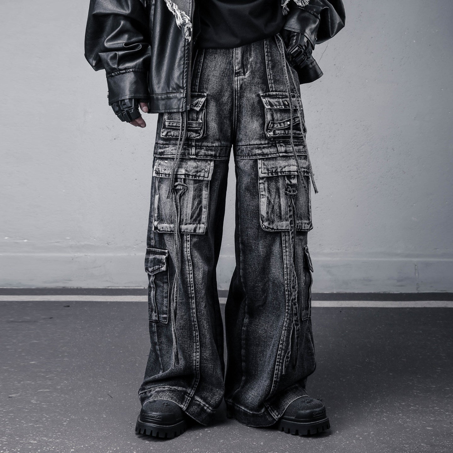 Damage Wash Studs Multi-Pocket Wide Leg Denim Jeans WN22540