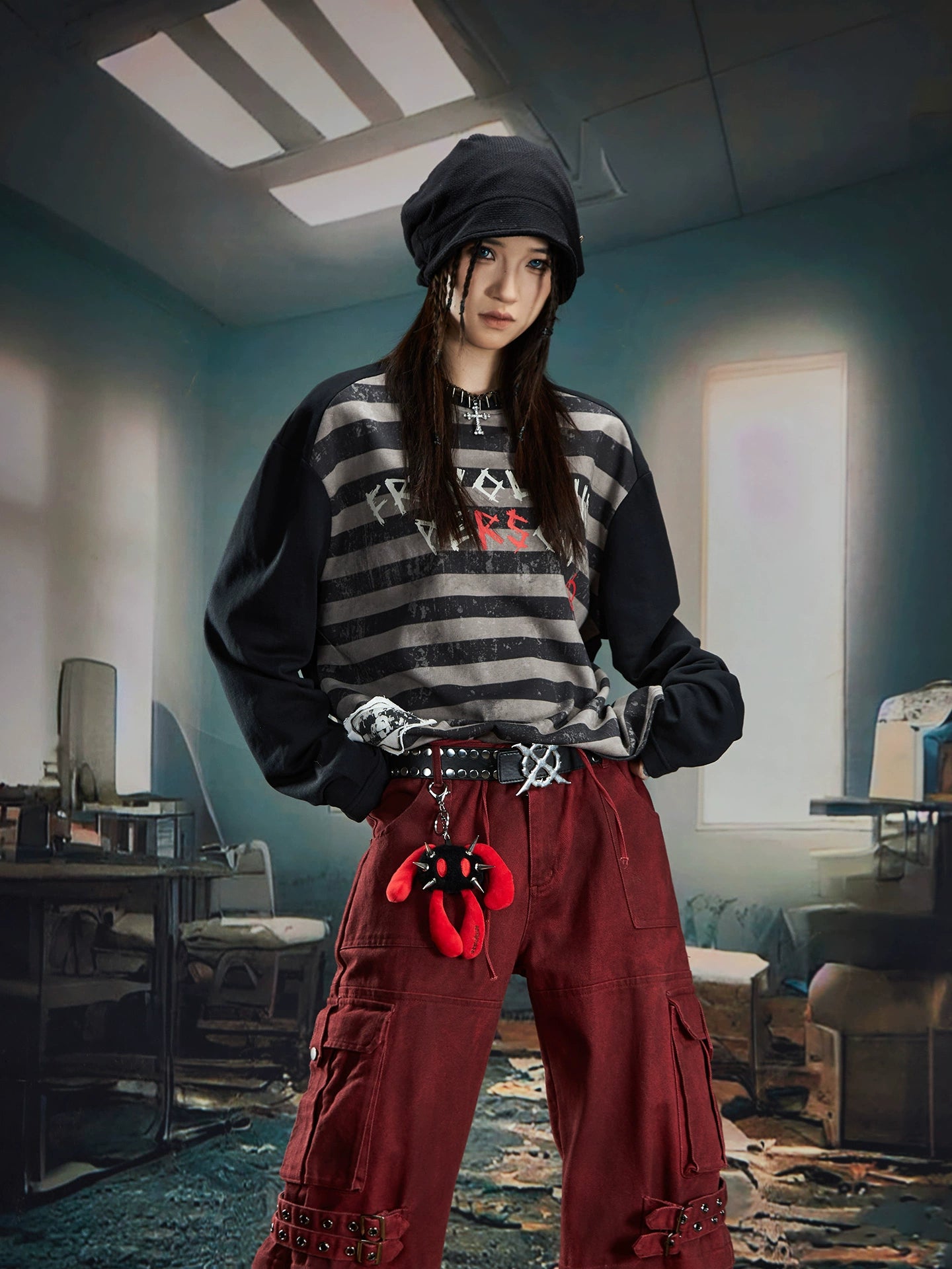 Graffiti Letter Print Stripe Long Sleeve T-Shirt WN20561