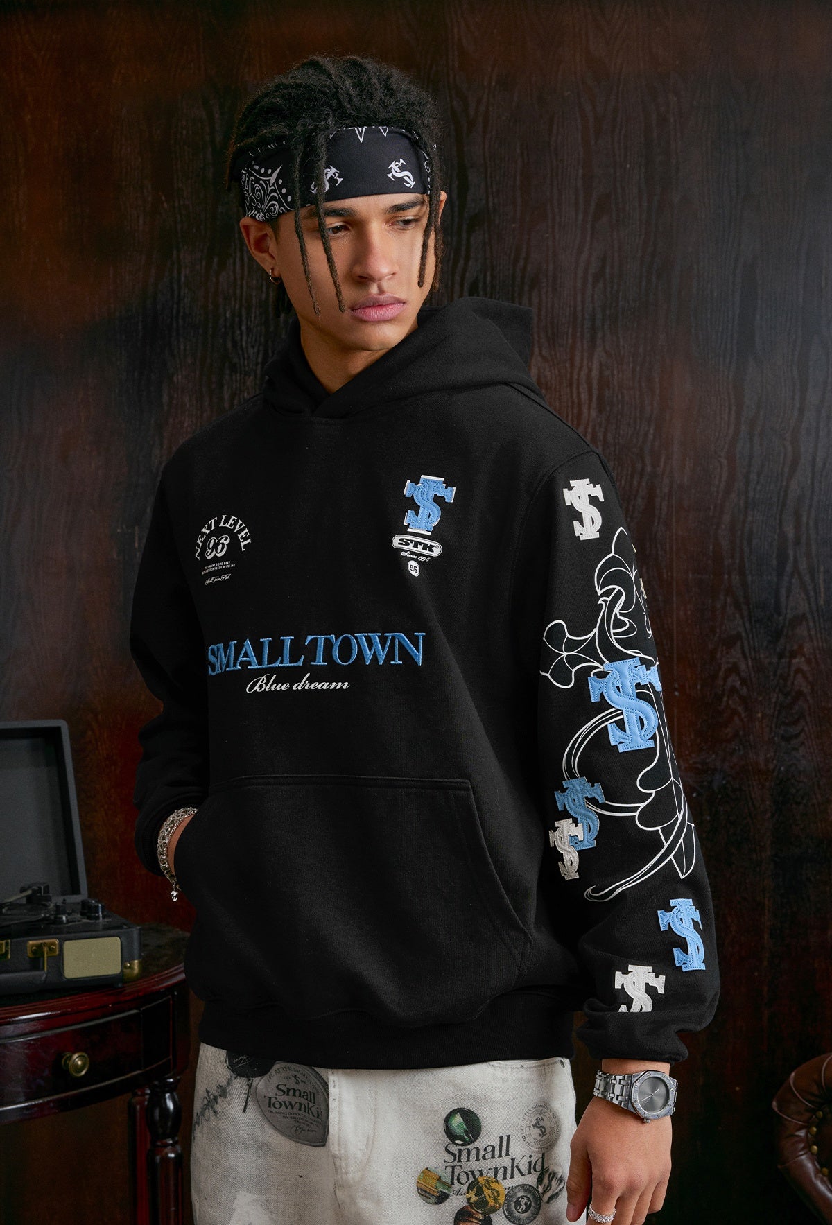 Cross Patch Pullover Hoodie WN12040