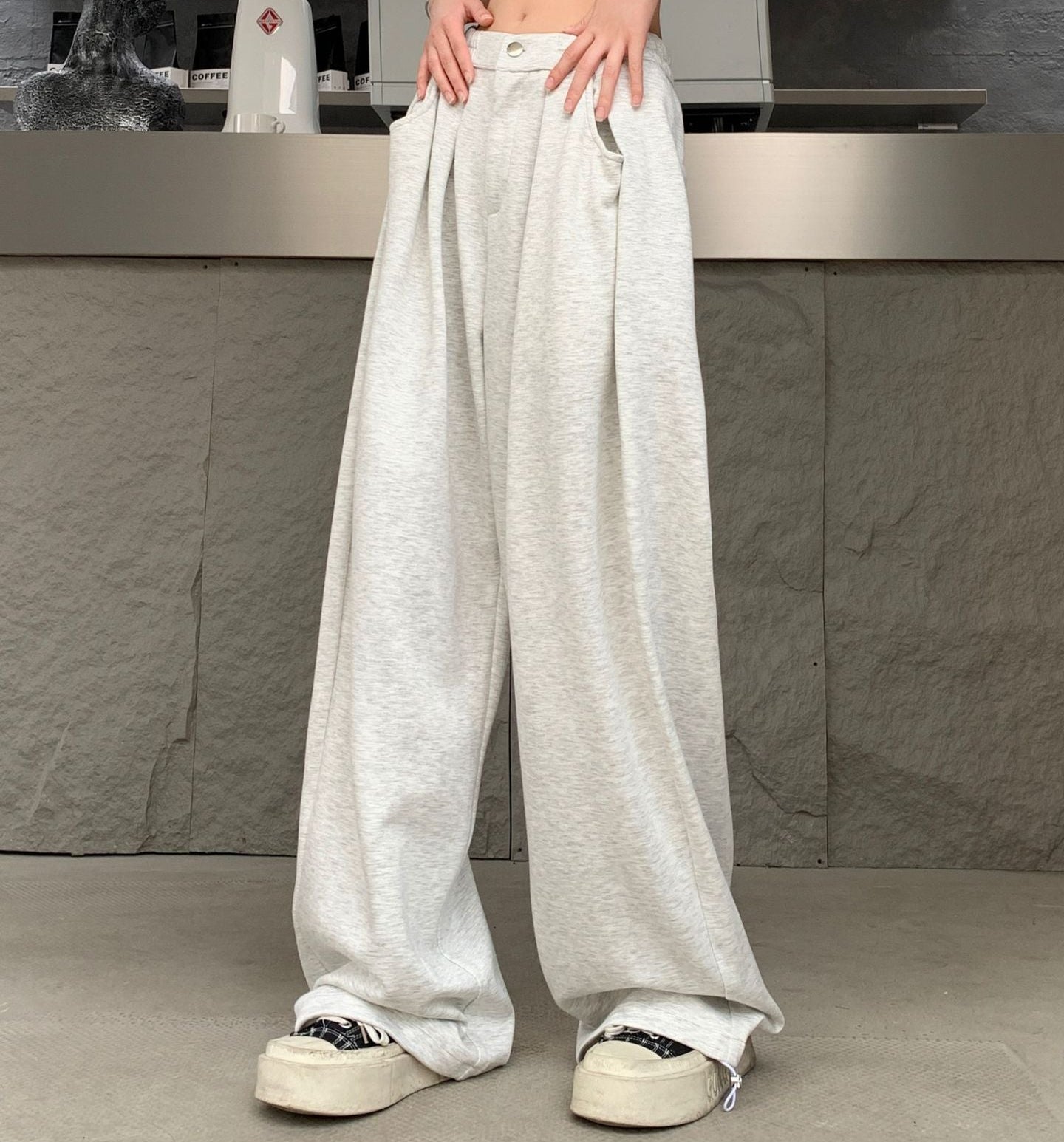Pleats Draped Straight Sweatpants WN25822