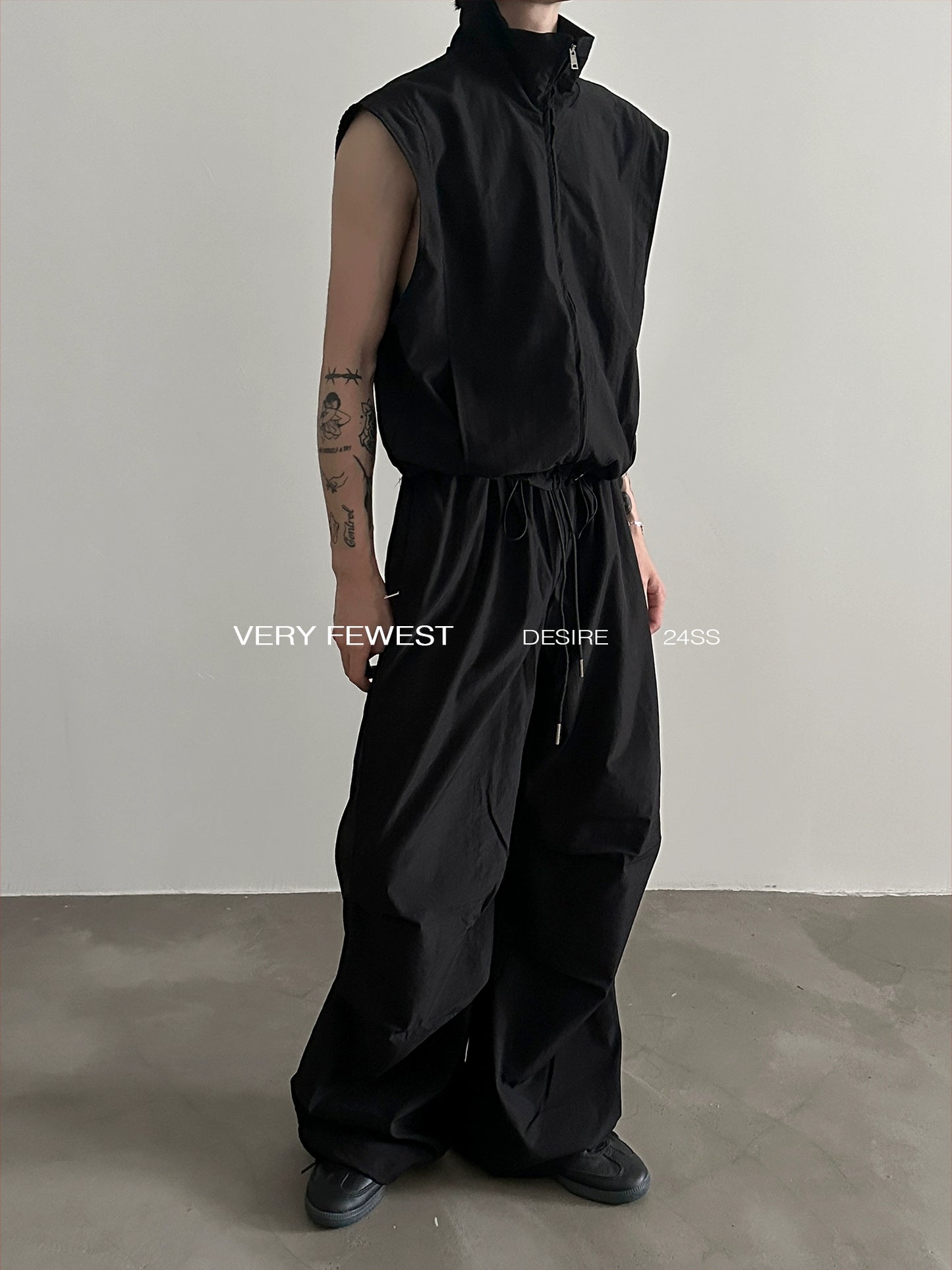 Stand Neck Sporty Vest & Pleated Wide Leg Pants Setup WN8893