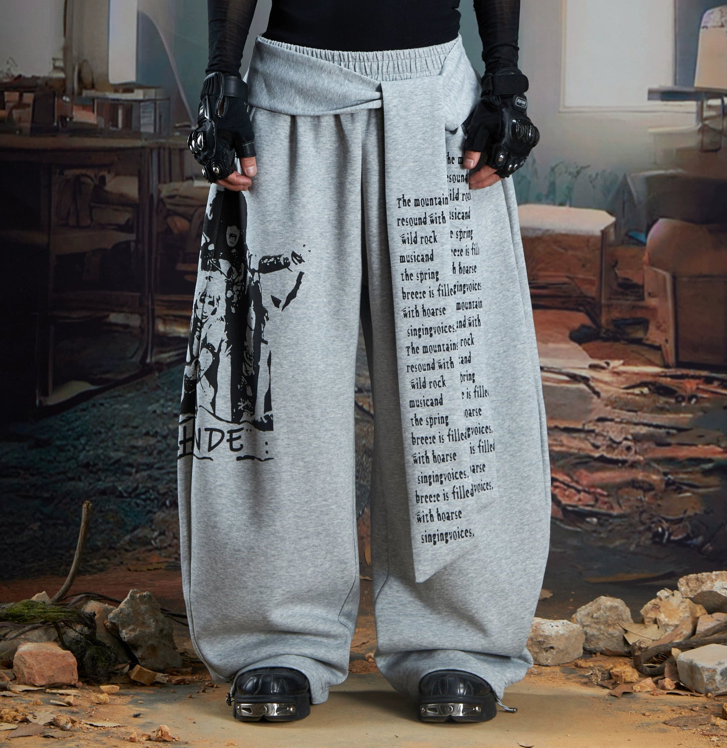 Letter Portrait Print Strap Wide Leg Sweatpants WN21353