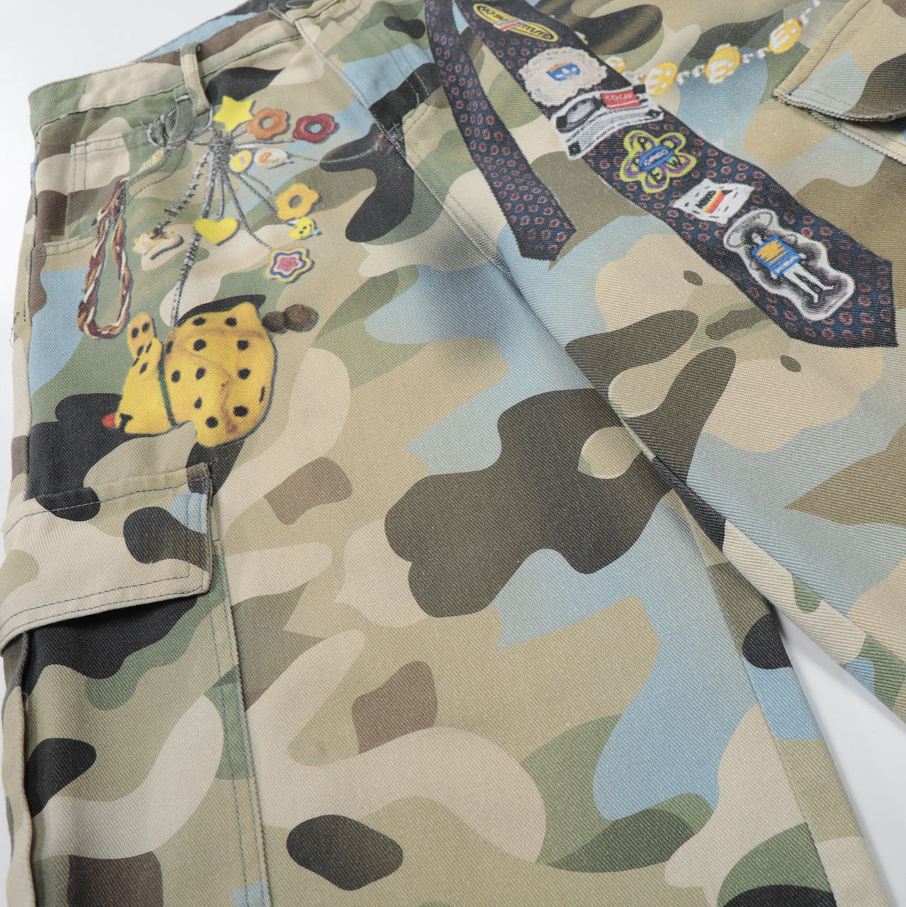 Camouflage Chain Charm Cropped Half Pants WN25539