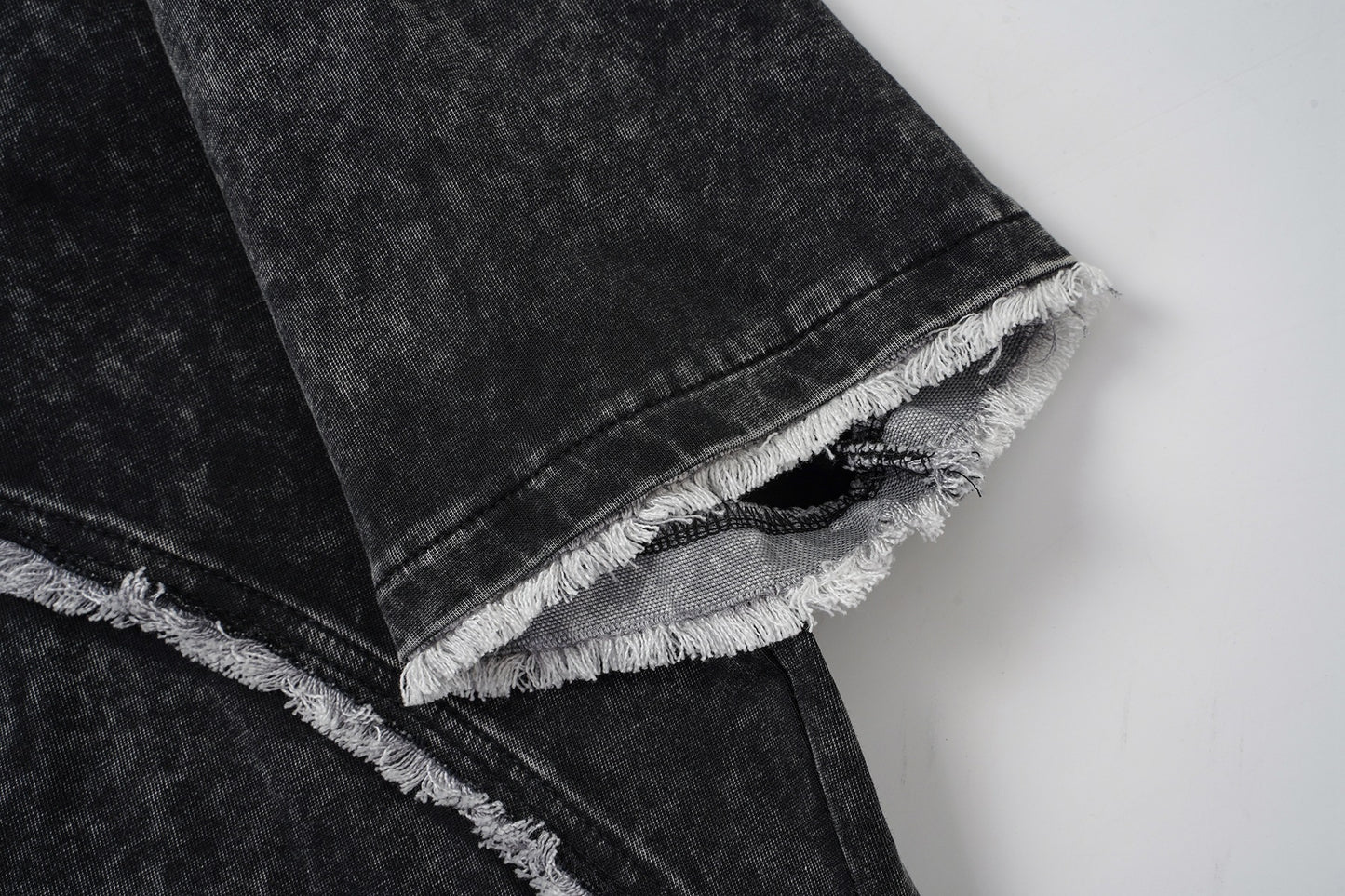 Acid Washed Raw-Edge Splice Short Sleeve T-Shirt WN25726