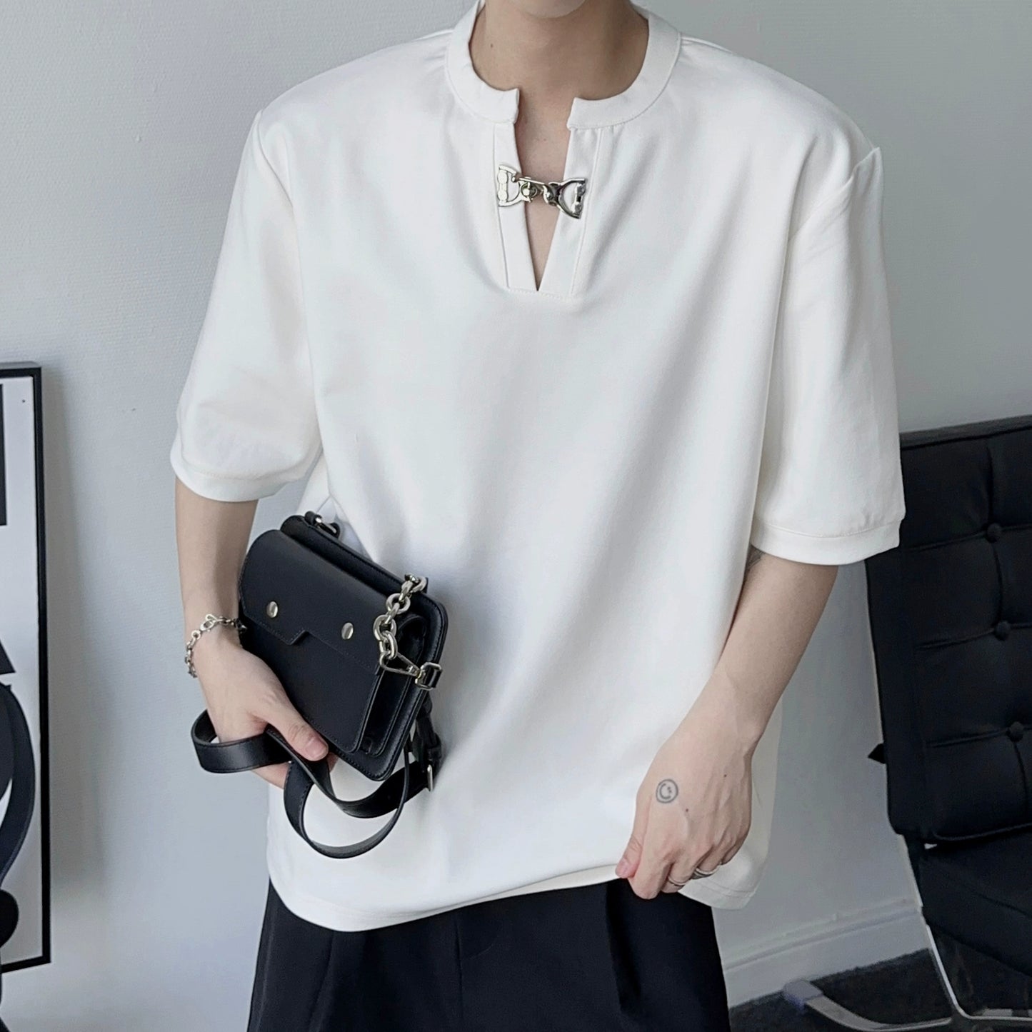 Minimalist V-Neck Short Sleeve T-Shirt WN19340