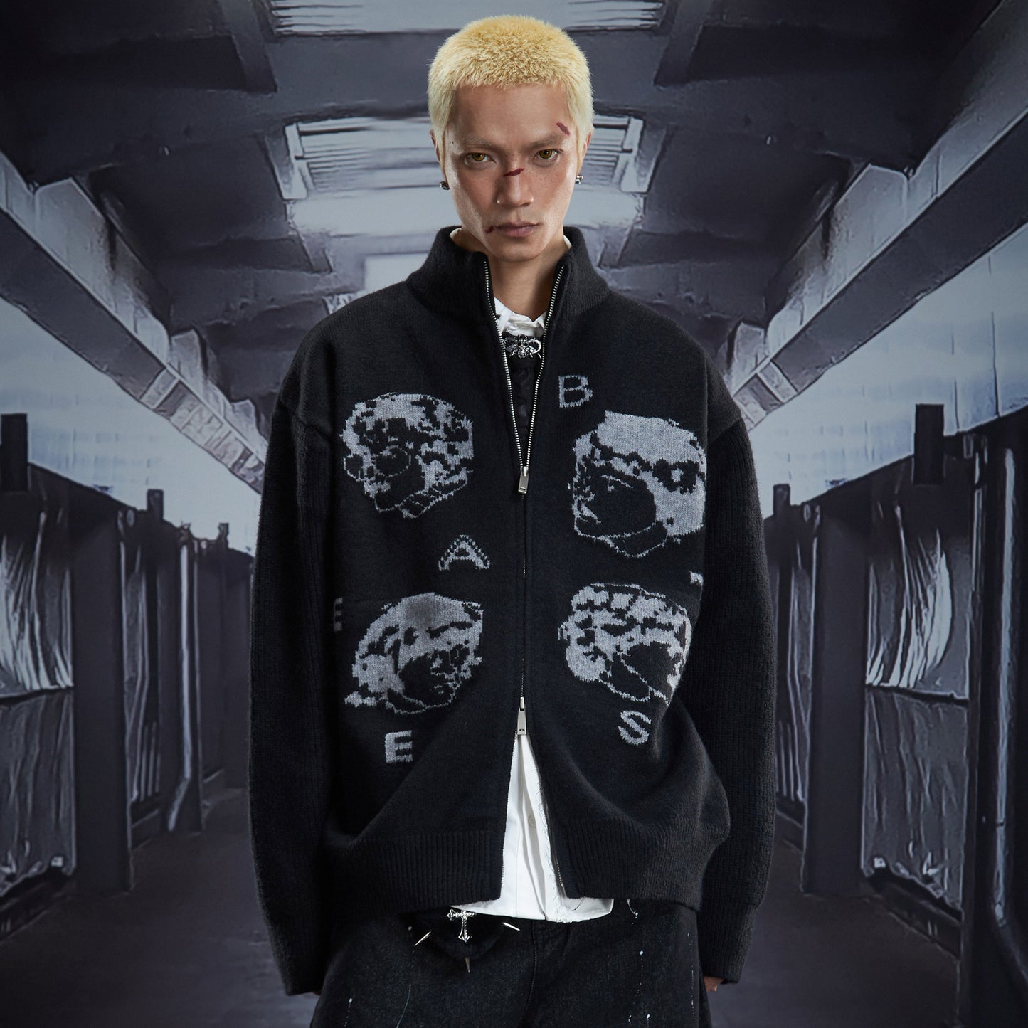 Portrait Print High-Neck Zipper Oversize Knit Cardigan WN22894