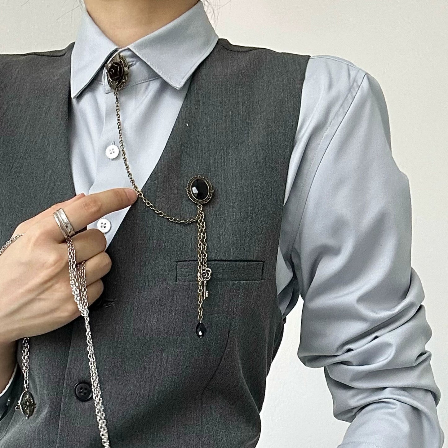 Tassel Design Flower-Shaped Brooch WN19651