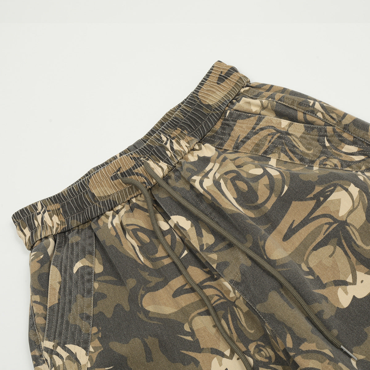 Rose Camouflage Straight-Leg Cargo Pants WN11282