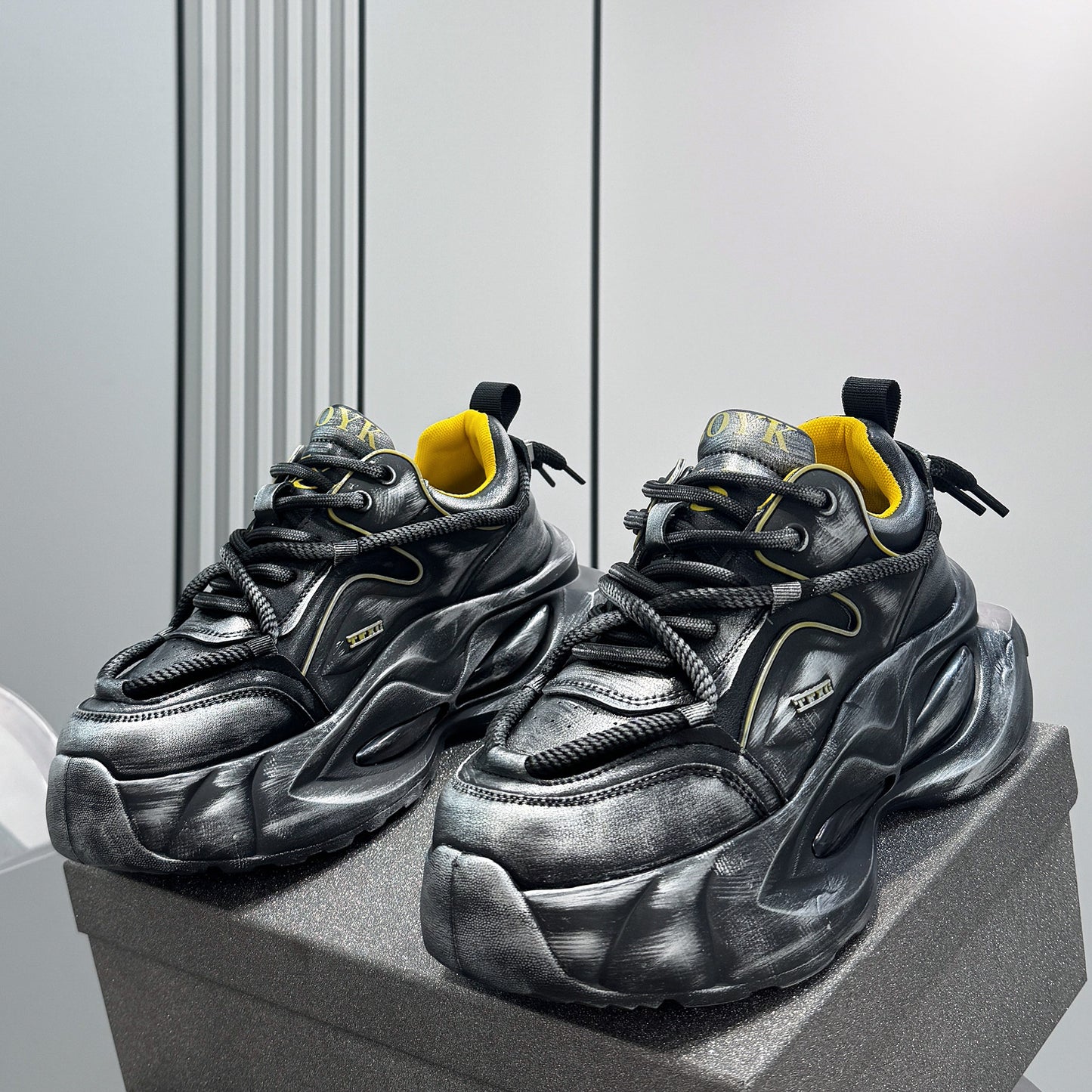 Washed Air Sole Chunky Sole Sneakers WN24626