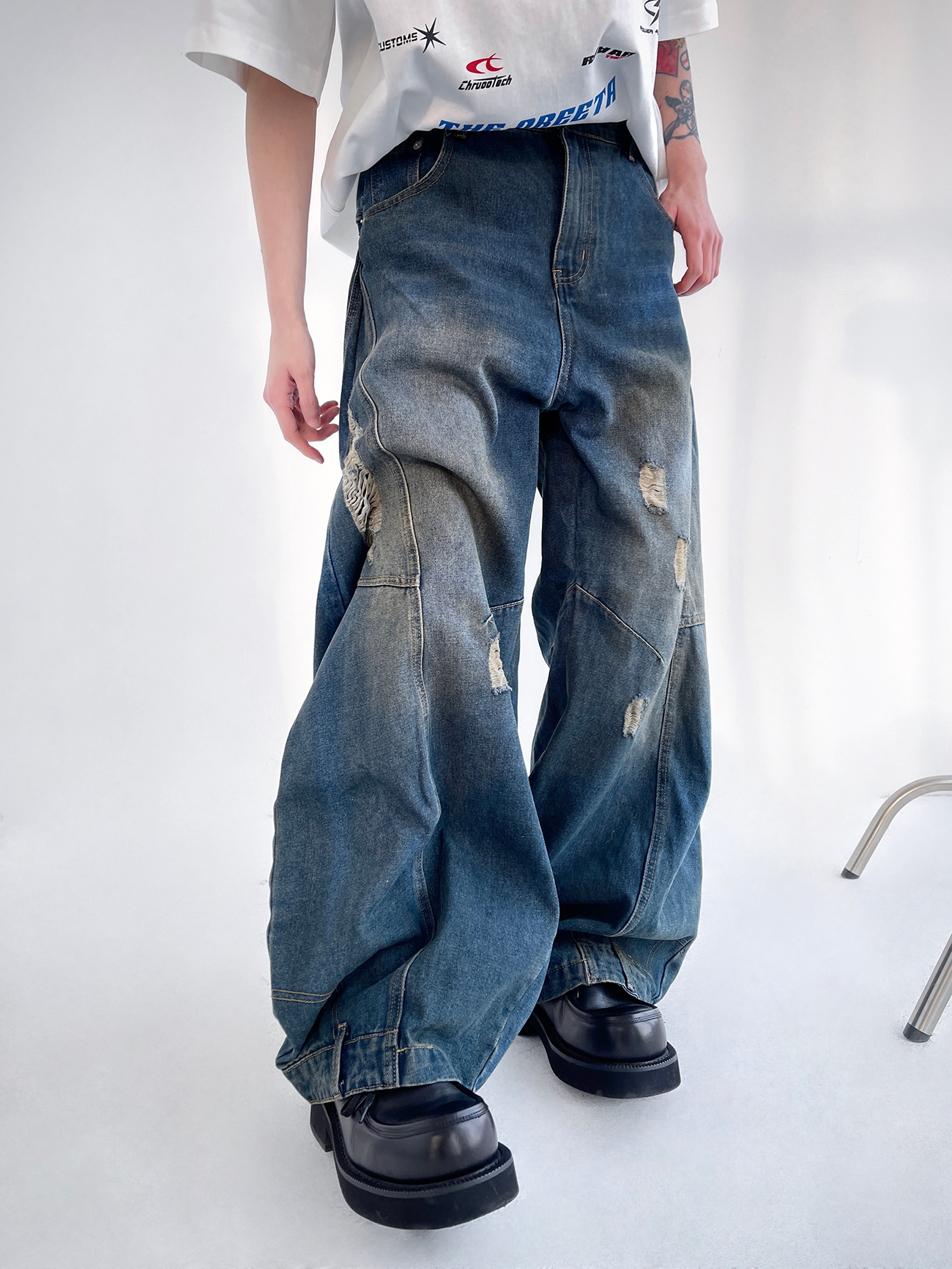 Wide-leg Damage Straight Denim Jeans WN4548