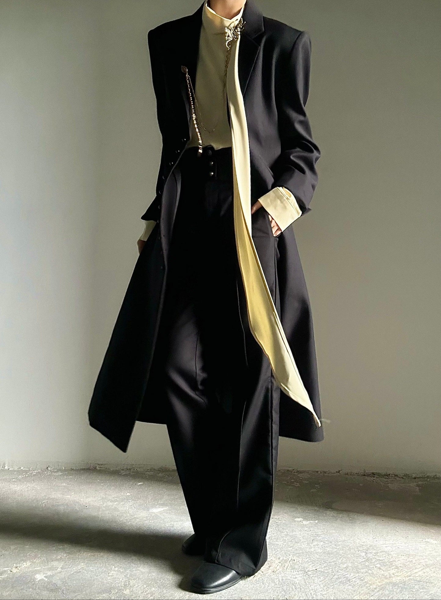 Structured Shoulder Long Coat WN23129