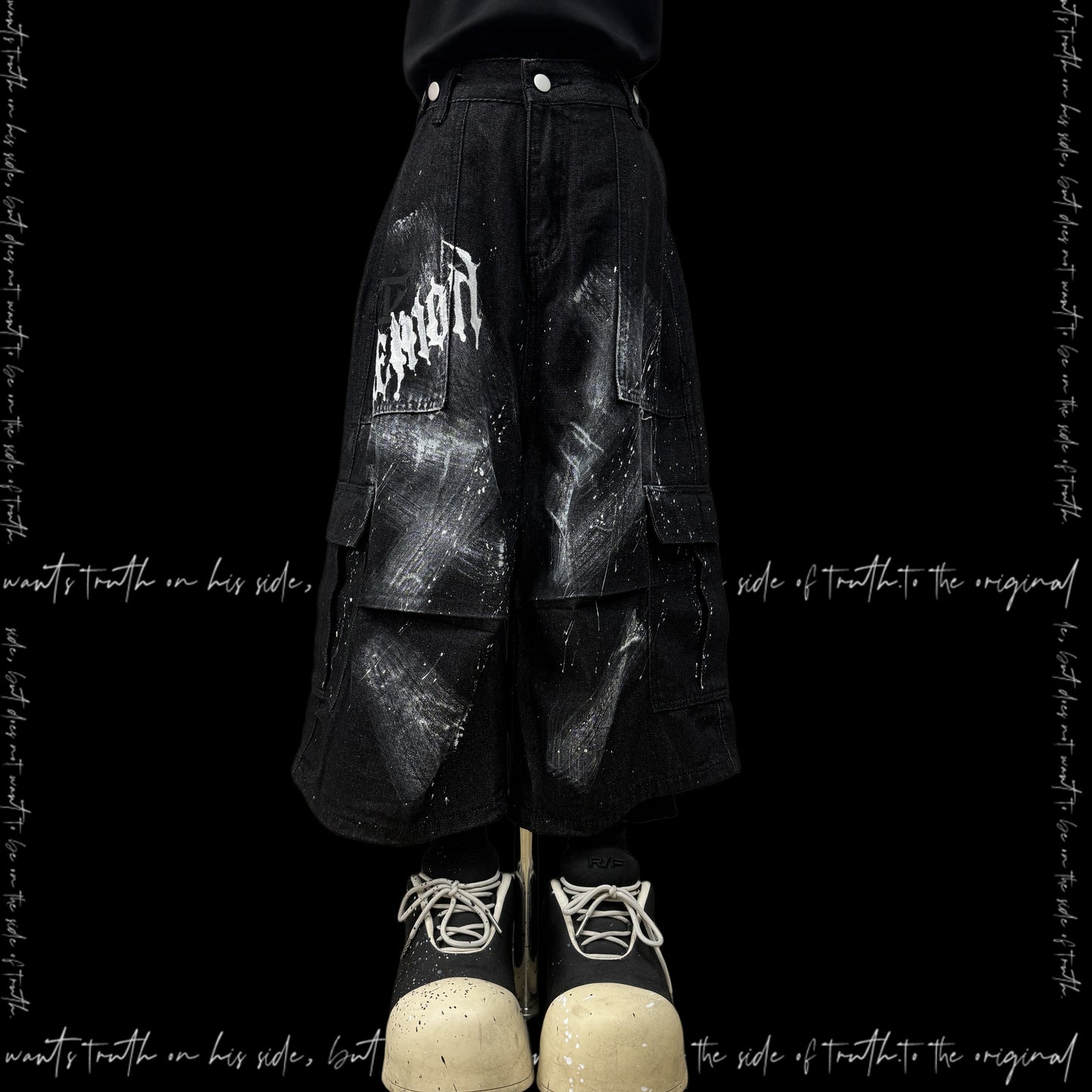 Cropped Paint Graffiti Cargo Wide Leg Denim Jeans & Skull Belt & Cross Belt & Belt Chain WN23810